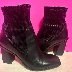 Vince Camuto women black booties size 8